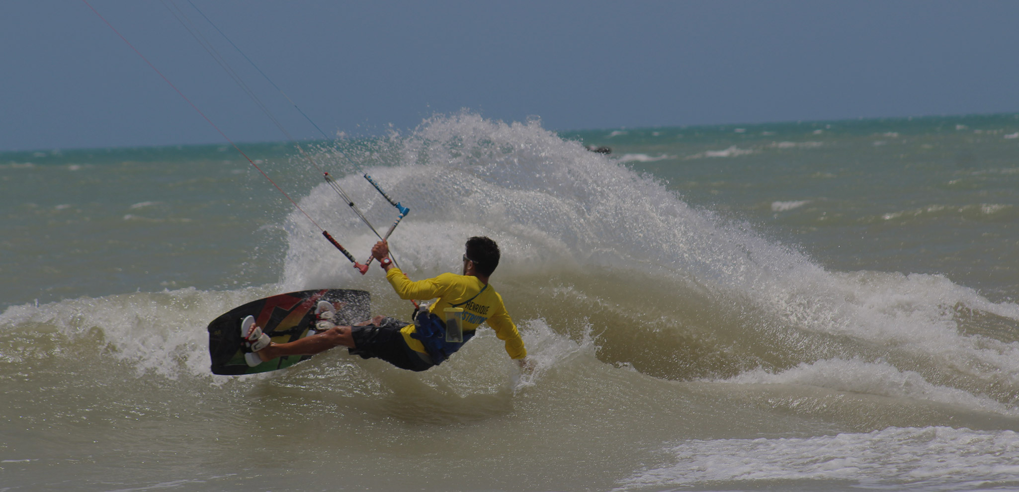 curso de kite surf - escola de kite - kiteboarding - kite trip - kitesurf em perobas - parrachos de perobas - São Miguel do Gostoso - curso de windsurf